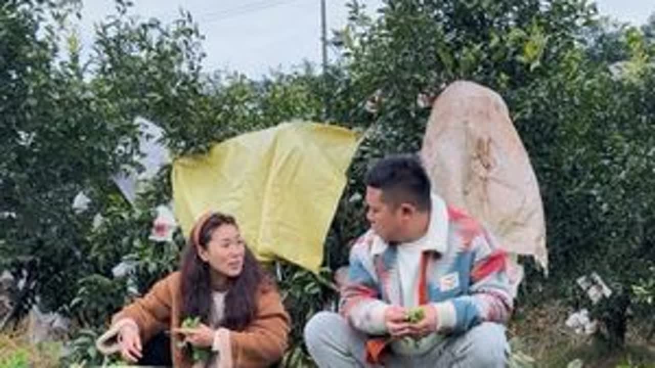 这婆娘怎么回事儿？这几天老是喜欢吃酸菜！#农村生活 #农村美食 #滑肉汤 #旭娃儿