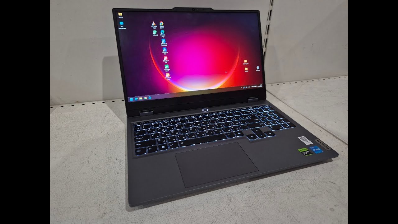 Игровой ноутбук Lenovo LOQ 15IAX9 83GS00EMRK 15.6