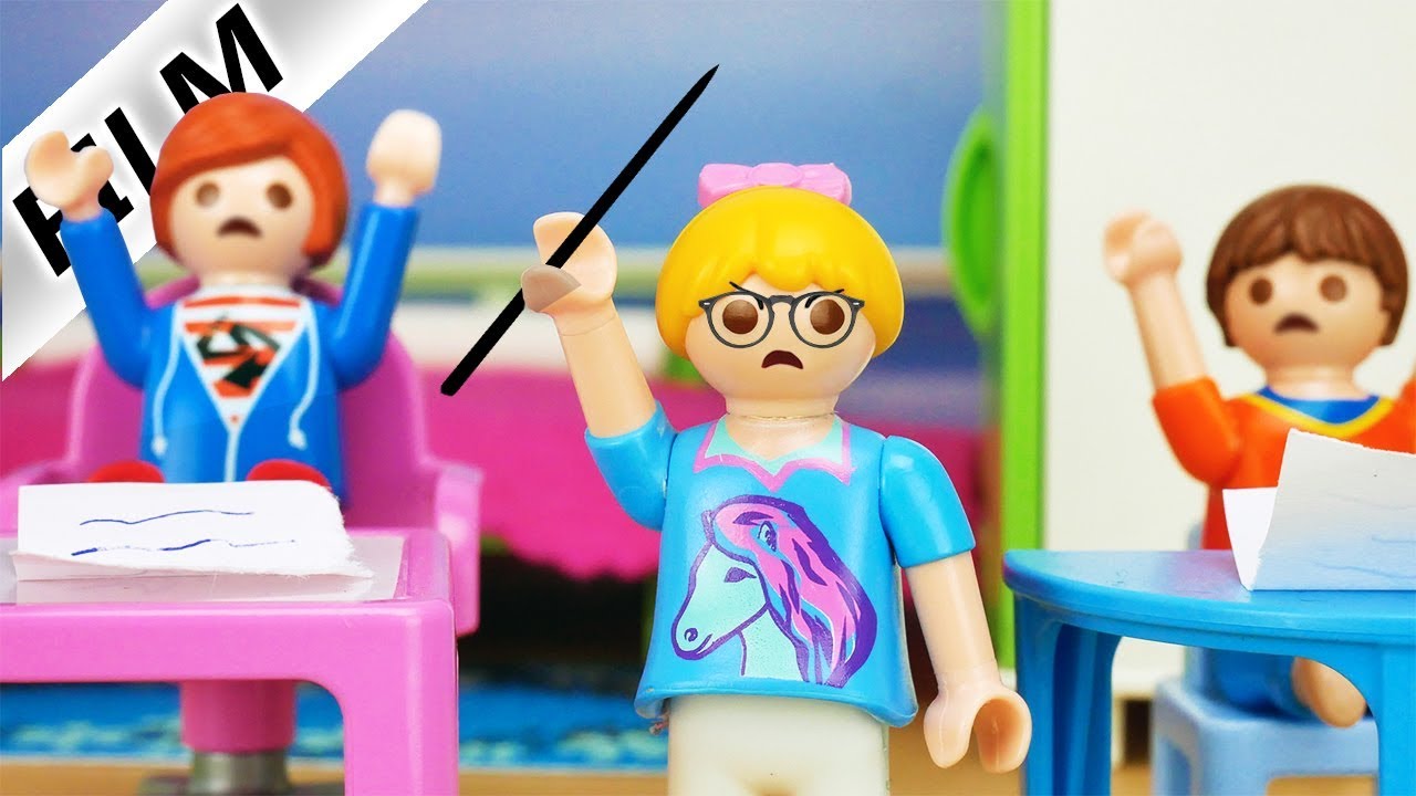 Playmobil Film deutsch JULIAN MUSS NACHSITZEN bei böser Lehrerin Hannah Vogel | Schule in den Ferien