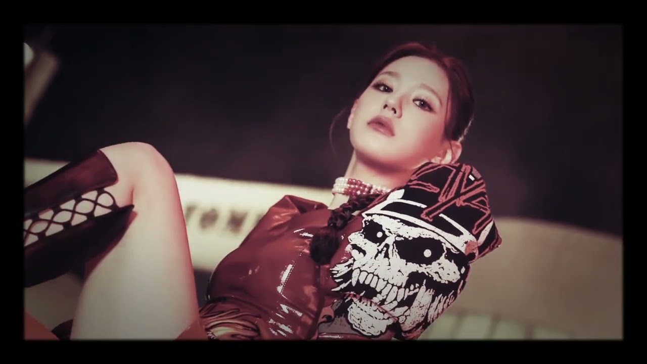CIXY-(말괄량이)Tomboy - Official Music Video(BLACK and WHITE)