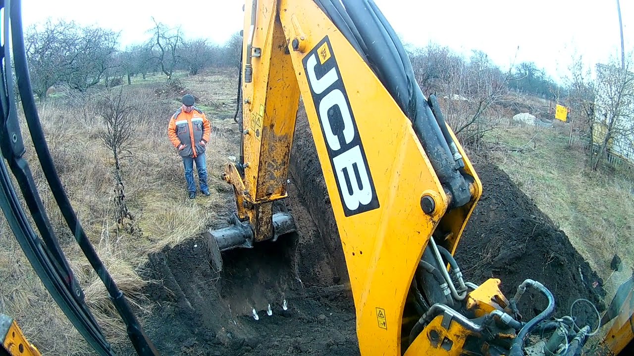 JCB 3CX. Замена ШГРП на школьной котельной.