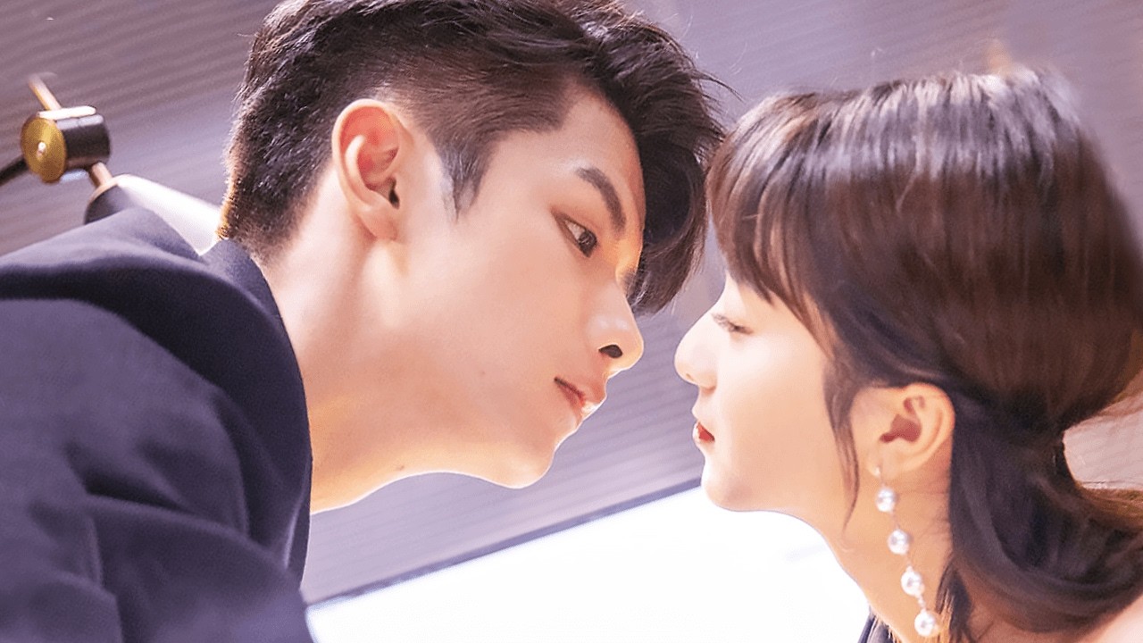 Full Version | 女孩诱惑千亿总裁， 男人马上撕开了衣服！💖 #甜宠 #言情 #偶像 #drama #cdrama #lovestory