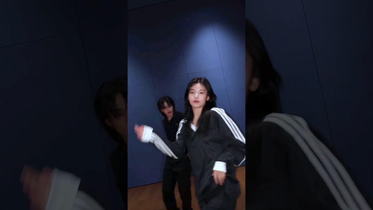 Hwang Hyunjin | Itzy Yeji | Chk Chk Boom Challenge
