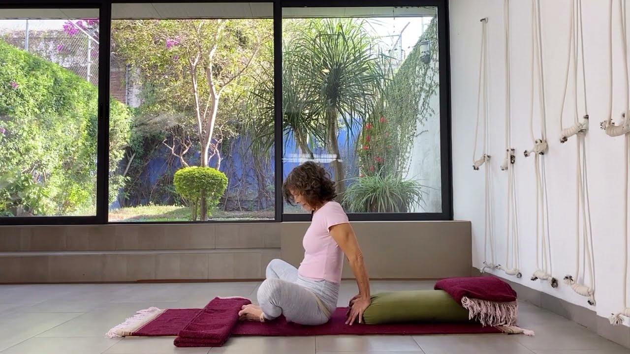 Secuencia Restauradora y para el periodo Menstrual - Yoga Iyengar en español