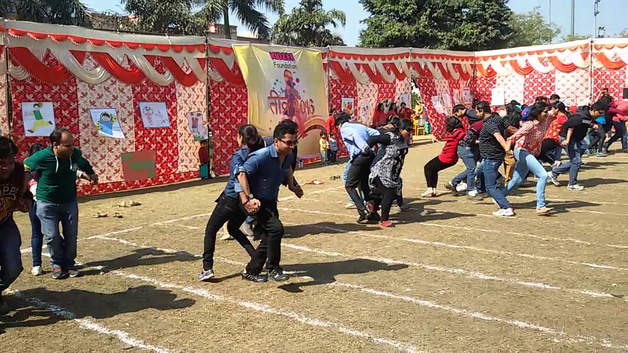 Parents race : Kidzee sports day