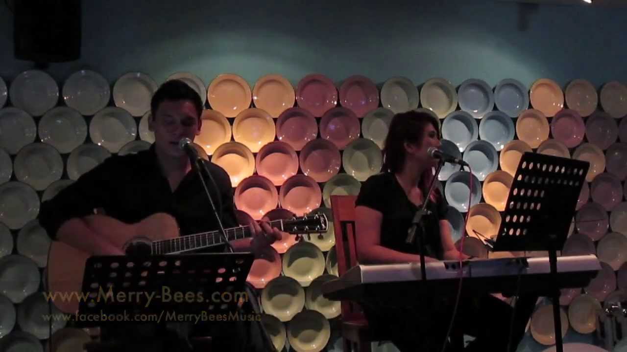 Merry Bees - John & Cal singing popular songs (Singapore Live Band)