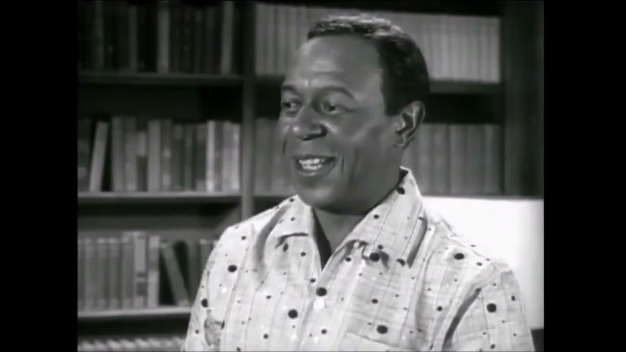 Jack Benny TV Show 1957-03-10  Jack Falls into Canal in Venice S7 E13 with trailer for Paris Trip