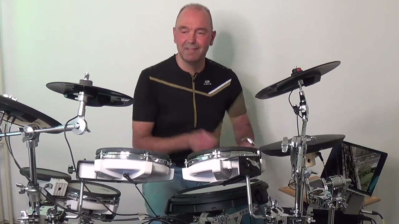 Walk like an egyptian. Drumcover