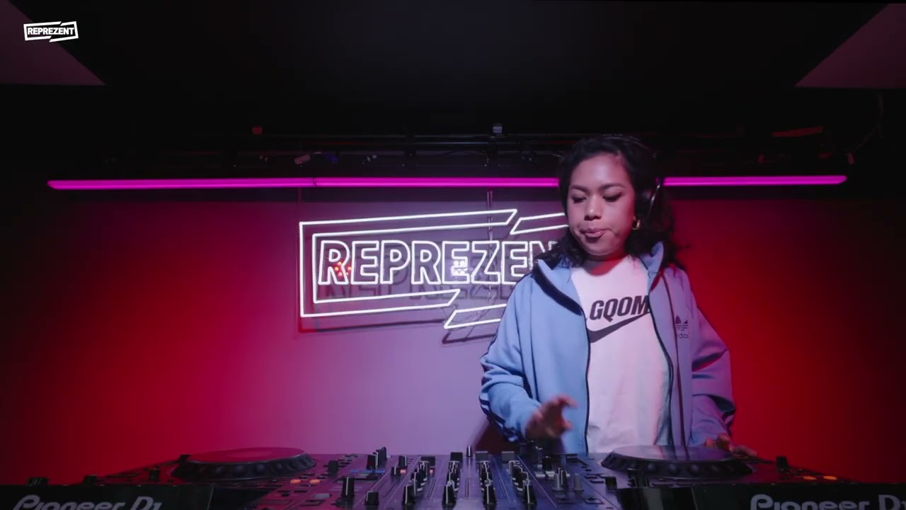 Izzi | In The Mix | Reprezent