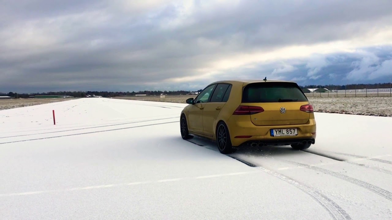 VW Golf R MK7.5 310hp fun in snow 🤓