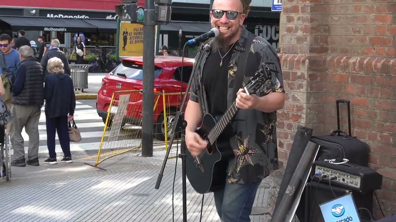 El Pelado del Subte: "De música ligera" (Soda Stéreo).
