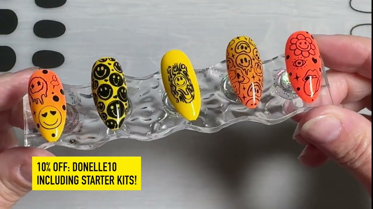 @Maniology M439 Happy Face Nails | Nail Stamping Starter Kit