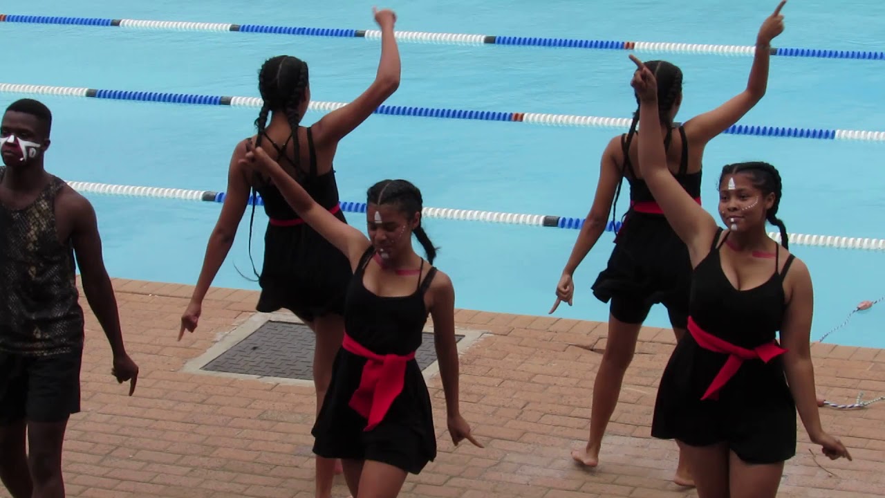 Swimming Gala 2019: Shaw House Cheerleaders