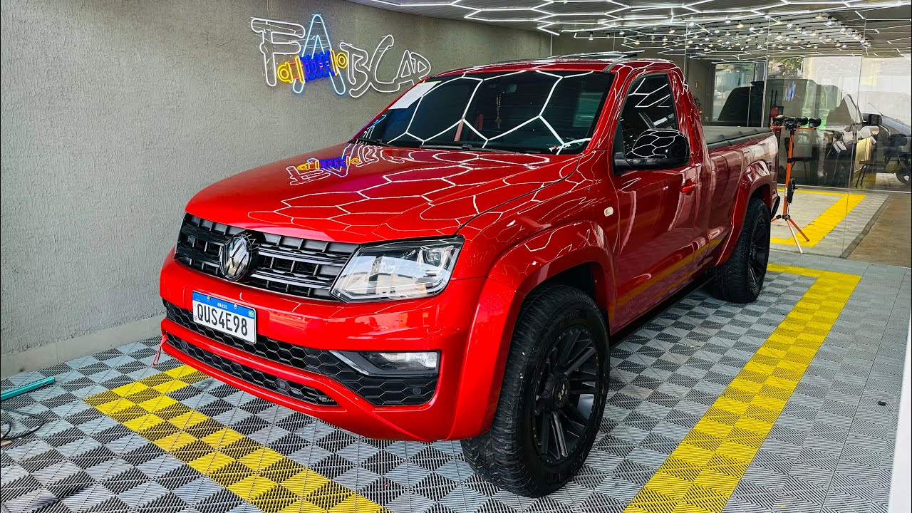 AMAROK com teto solar vermelho candy FABCAR