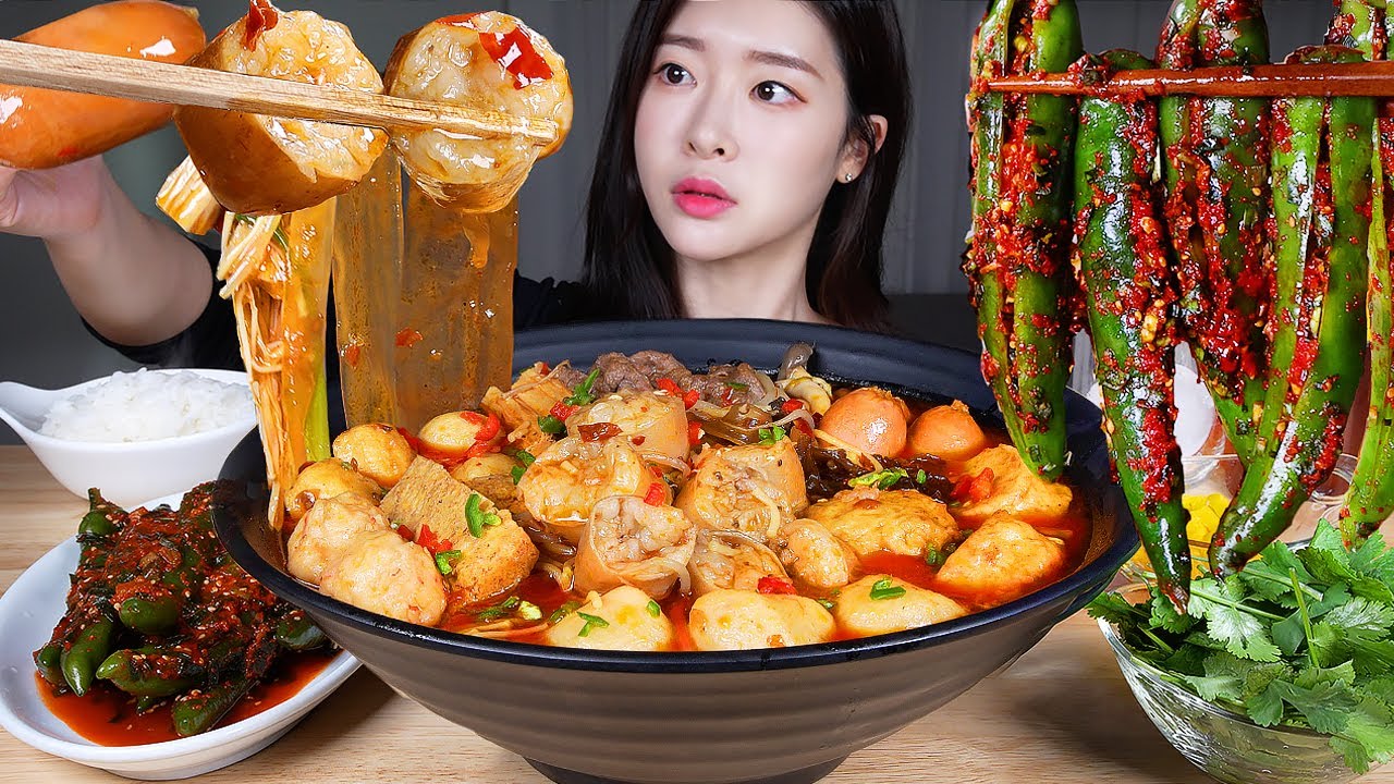 ASMR MUKBANG | Острый горшок дэчан малатан (говяжьи кишки) Острый чили кимчи, рис и рыбные шарики