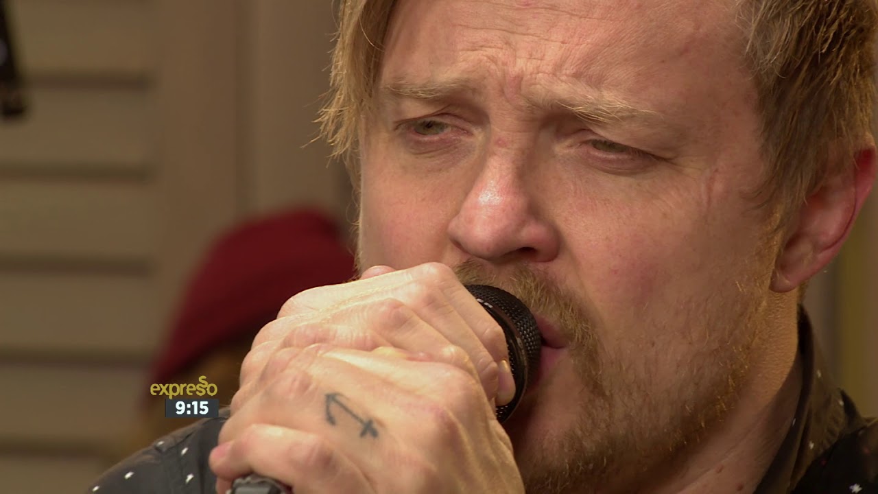 Polisiekar performs ‘Ek Glo In Die Son’