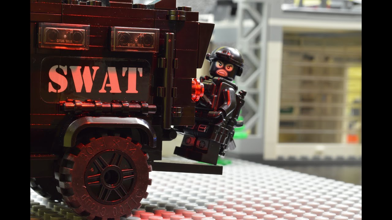 LEGO SWAT lego s.w.a.t-street toughs 2021