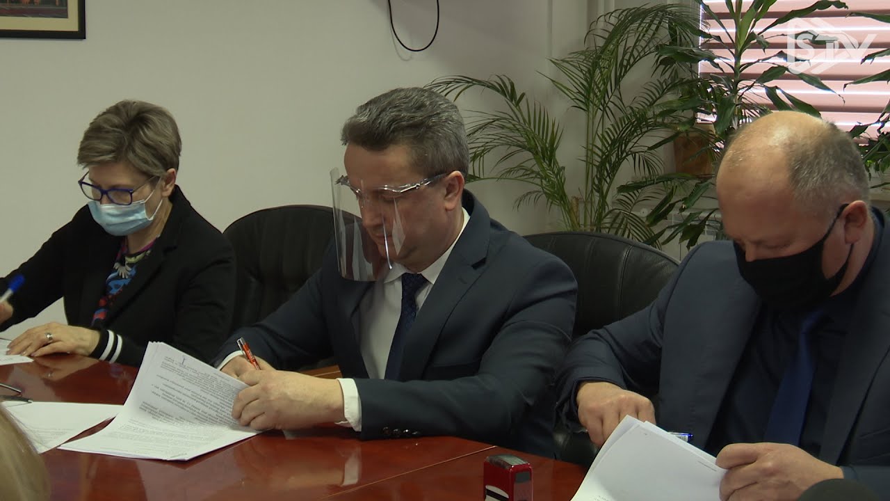 STV: Stasz&oacute;w inwestuje w sport. Będzie remont boiska i zaplecza sportowego
