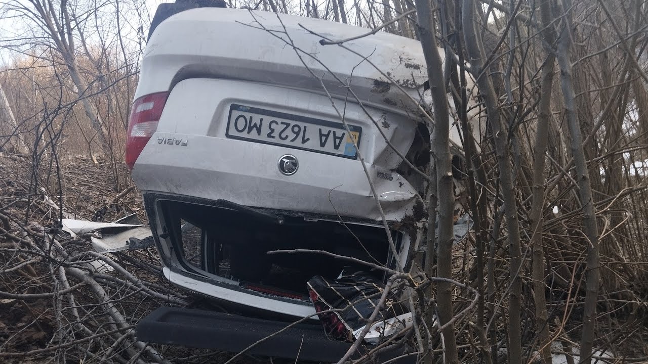 Чия машинка лежить в кущах біля санної траси в Кременці?08.03.2026.