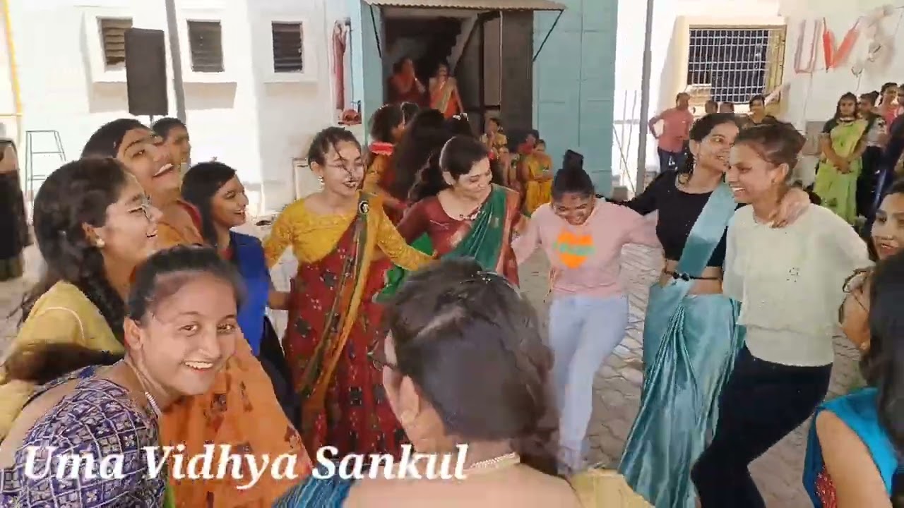 Uma Vidhya Sankul | Garba | Celebration | Moti Verana Chok Ma  Ambe ma