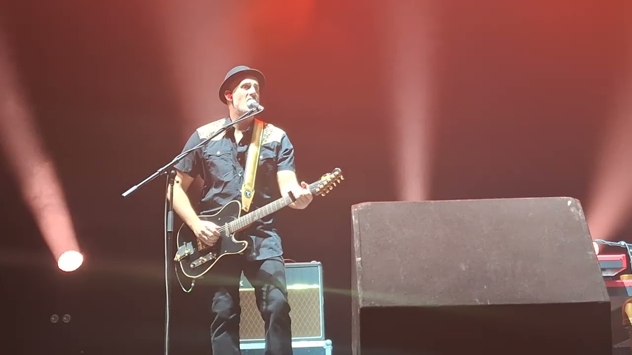 ANDRÉS CALAMARO - UNA BOMBA (MOVISTAR ARENA 30/11/24)