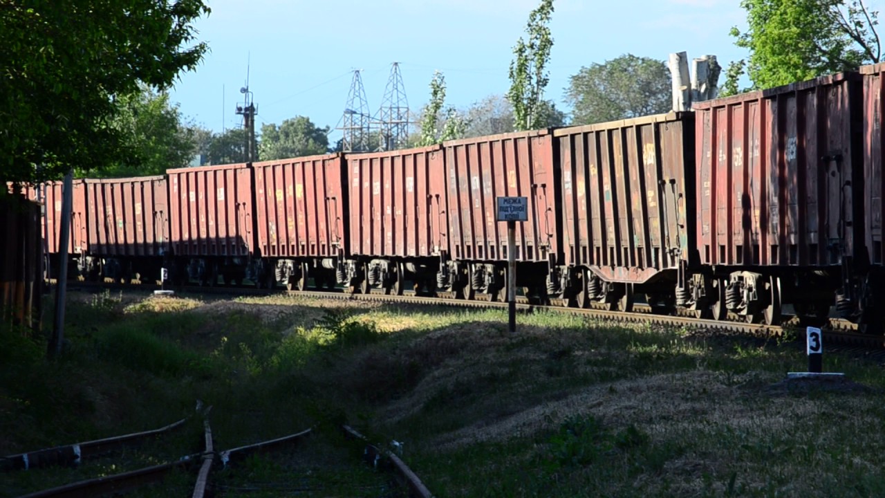 2ТЭ116-1353/1312 отправляется со станции Бердянск.