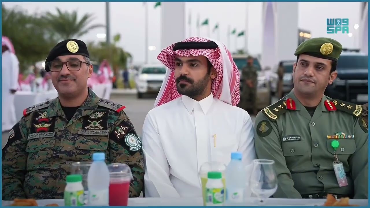 أمير منطقة جازان يشارك رجال الأمن في الميدان إفطارهم الرمضاني.#واس_رمضان46 | #واس