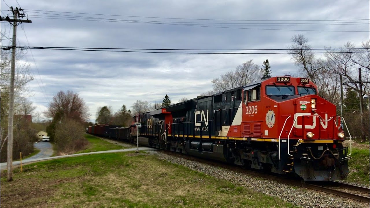UP ON THE HILL! CN ET44AC 3206 Powers CN 406 Westbound Down The Hill Into Rothesay!