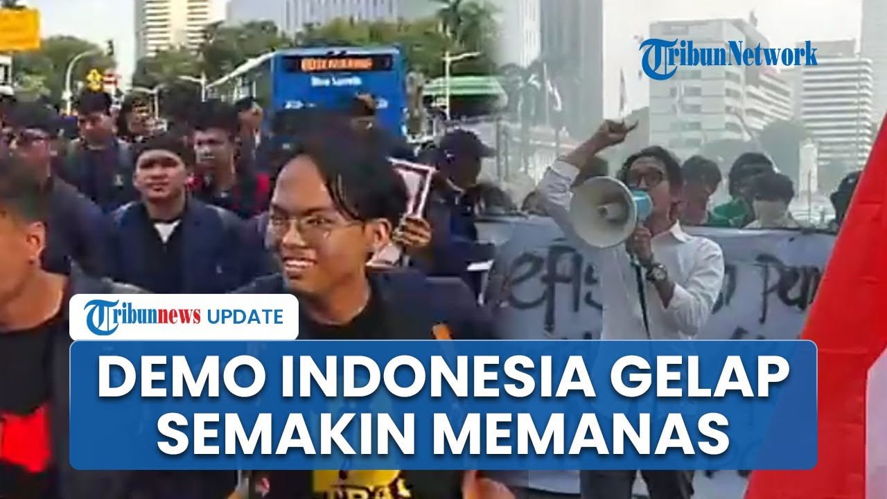 Aksi Demo Indonesia Gelap Di Patung Kuda Monas, Mahasiswa Geram Atas Program Kerja Prabowo-Gibran