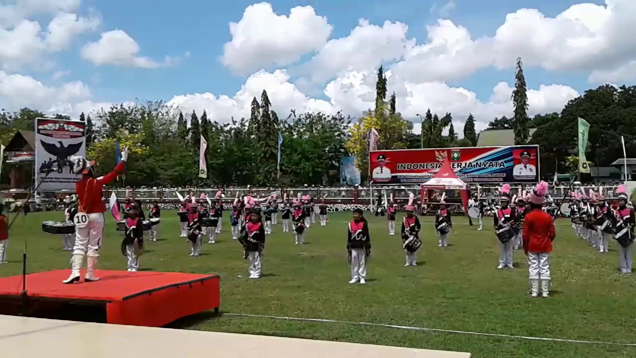 SDN 11 Sumbawa Juara I Lomba Drumband Tingkat SD Se-NTB