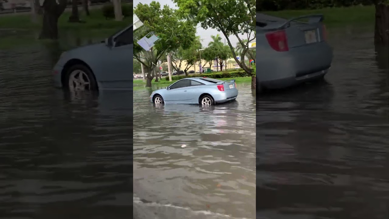 Car got stalled out from the rain in pompano beach. #reesetv #rain #woah