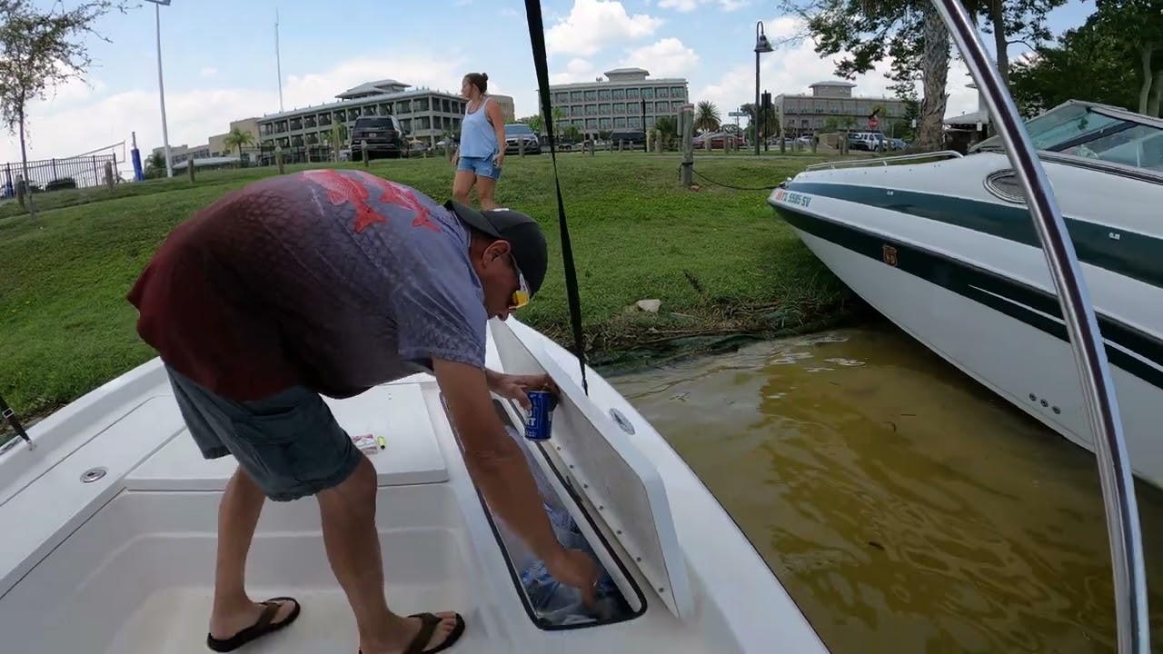 We Finally Got to Take the Boat OUT!! Lake Harris Chain to Mt Dora Sand Bar to Tiki West and back.