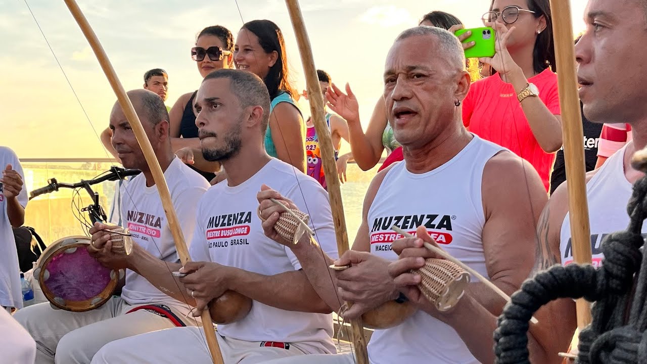 Roda de capoeira em comemoração 52 anos do grupo Muzenza org. Mestre Girafa / sup. Mestre Burguês