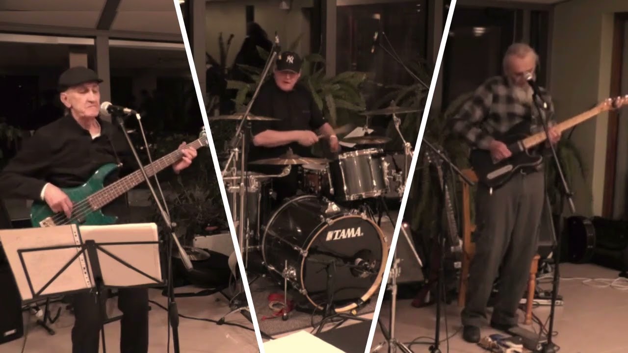 Trio OJĀ - Johnny B.Goode