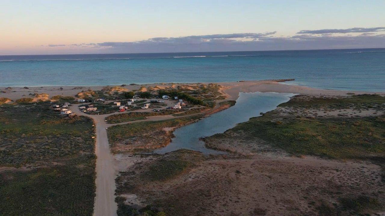Insane coastline in Exmouth | Escaping Winter - E02