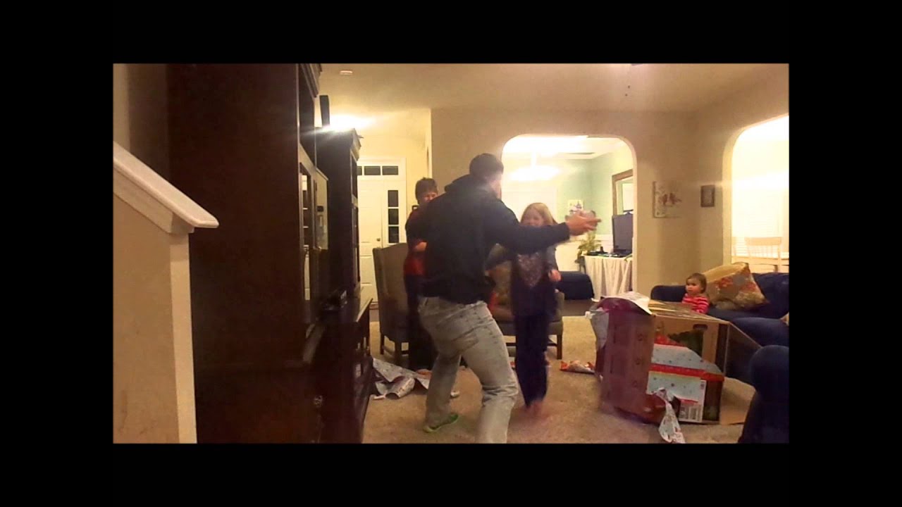 A Deployed Soldier Surprises His Kids!
