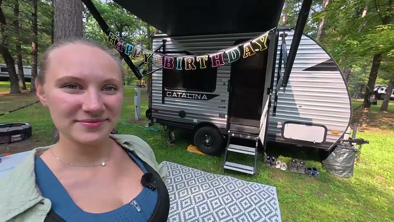 Nasze campingowe MUST HAVE! Tak wygląda nasza przyczepa! 🏕️  Zewnątrz i wewnątrz | USA camping