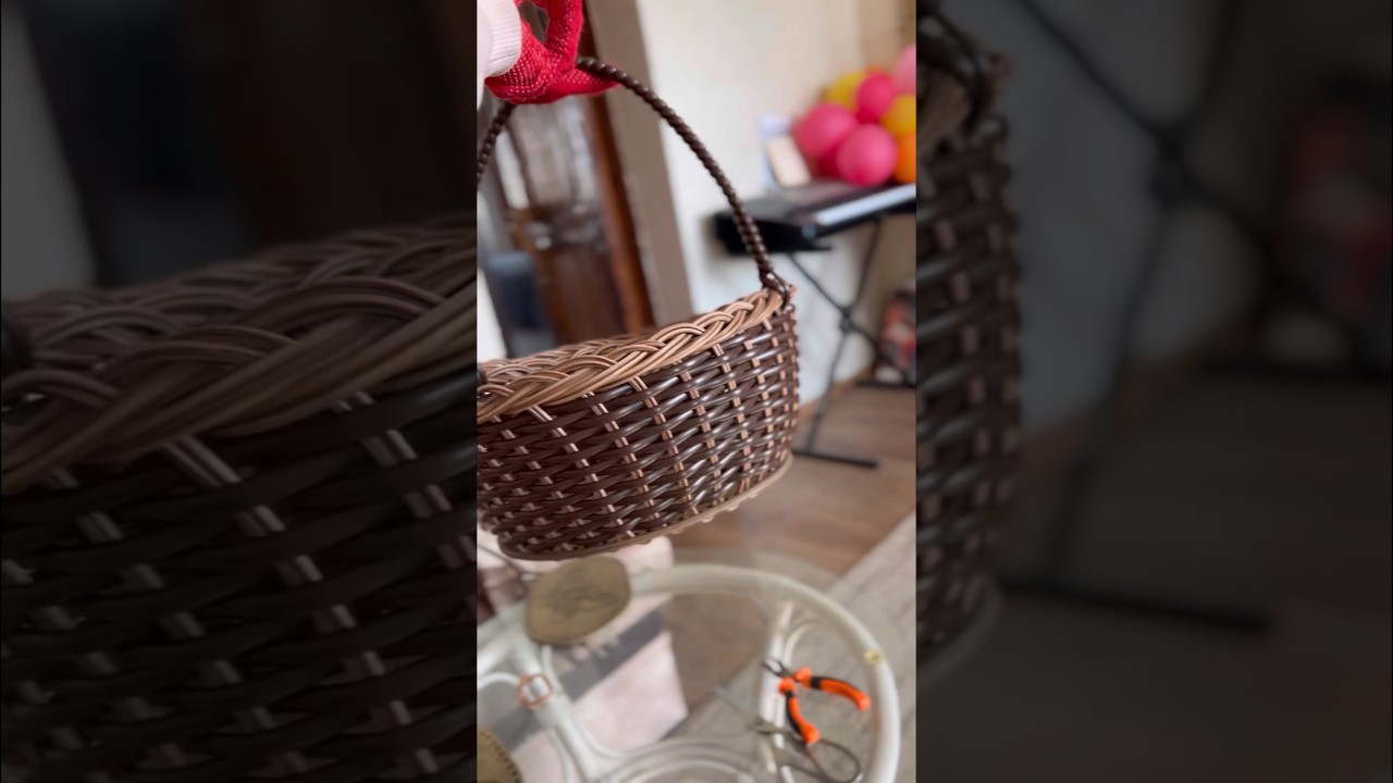 Корзина из ротанга без основы. Плетение на деревянное дно #корзина #ротанг #плетение #топ #shorts