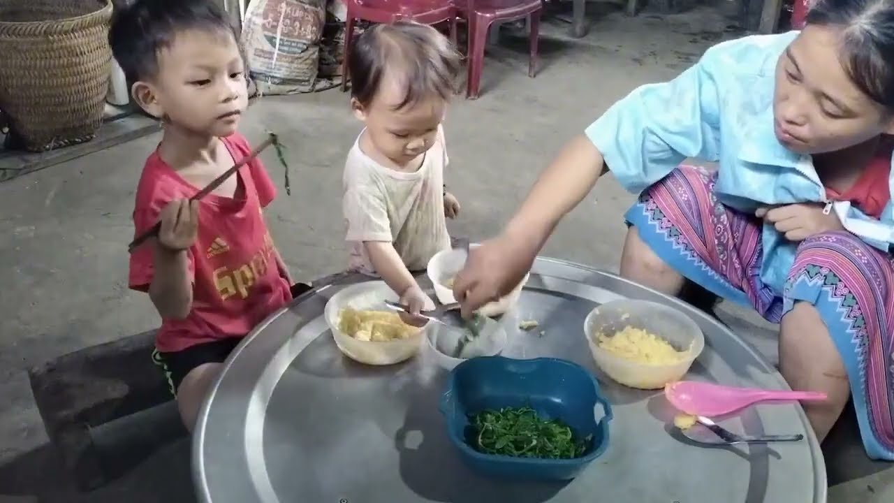 My mother and I went to pick cassava leaves and ate them all, then ate corn