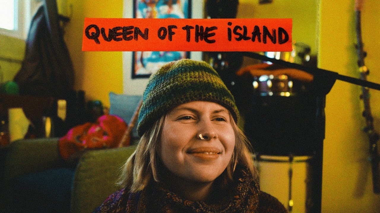 Tolstoys – Queen Of The Island
