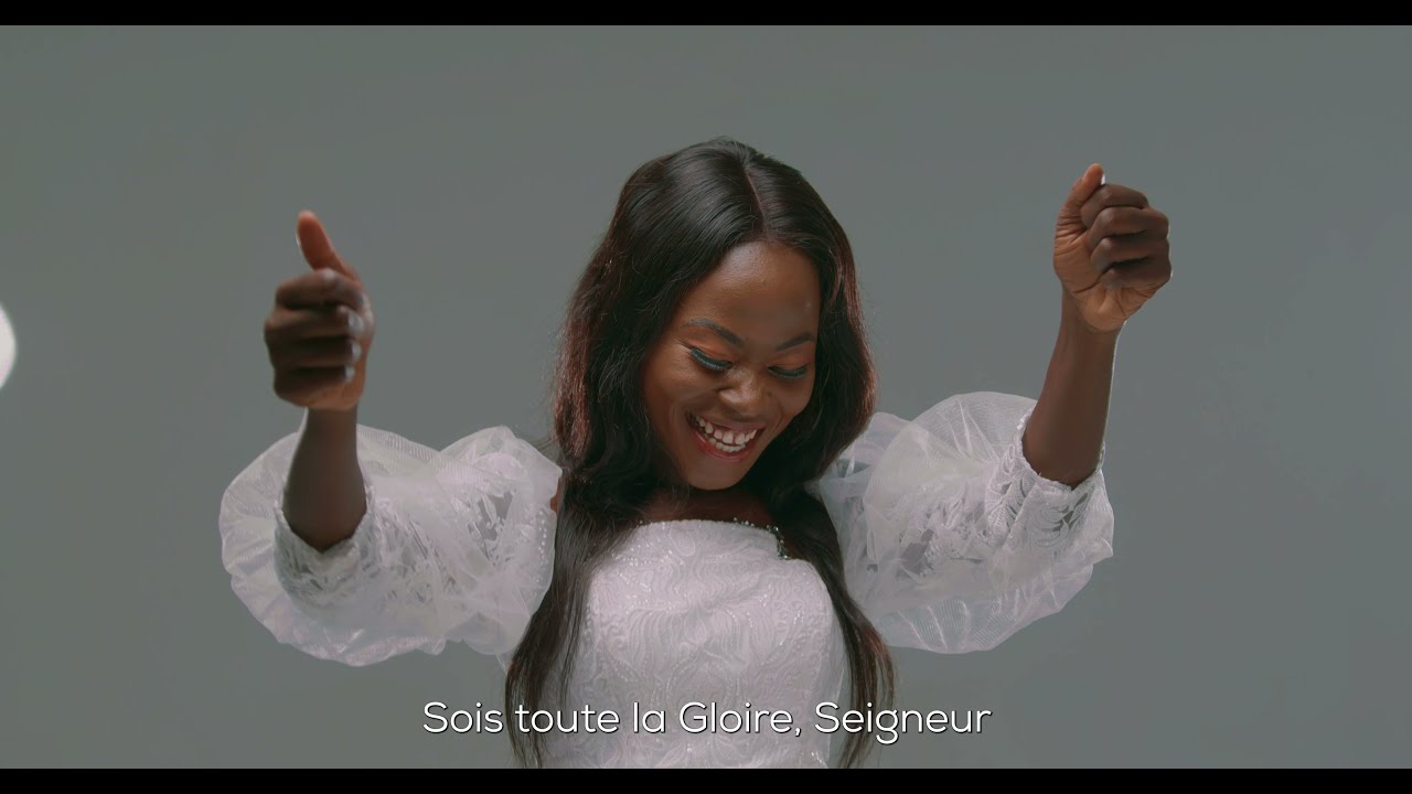 Good Good God - Christiana Attafuah (French subtitle) portions in ASL.