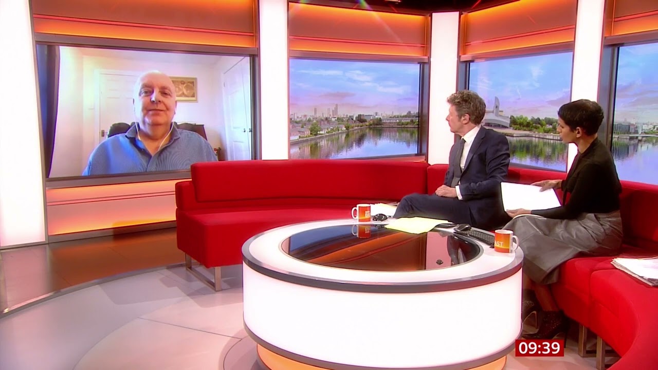 Investigating worsening road potholes problem with Mr Pothole Mark Morrell (25Mar23)