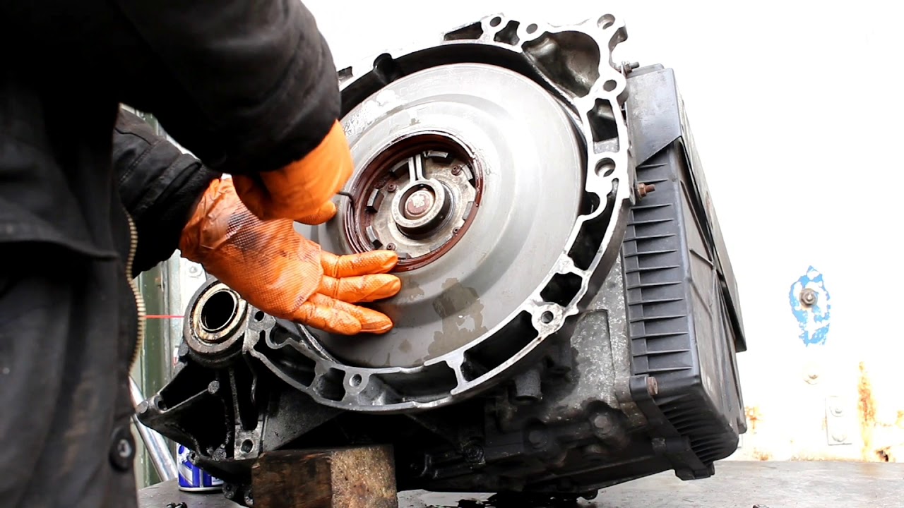 Ford 2.0 L diesel powershift gearbox oil leak ( oil pan seal replaced ) how to do.
