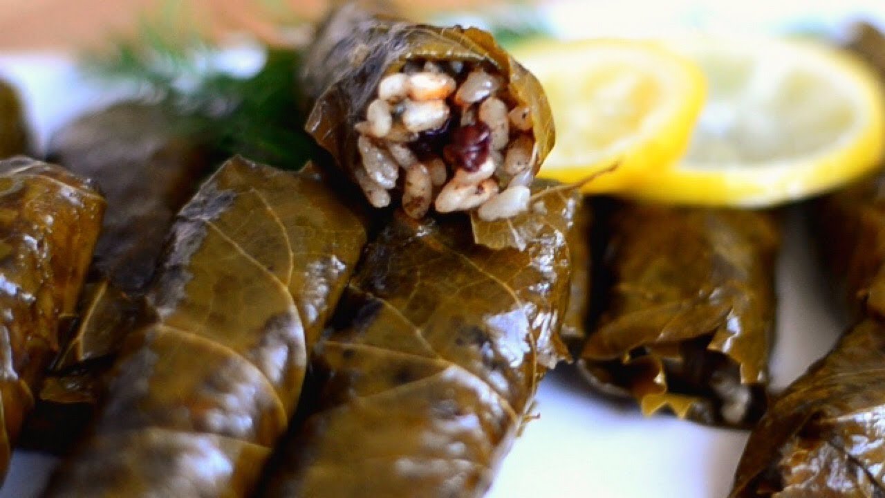 Vegetarian /Vegan Turkish  yaprak sarma ( zeytinyağlı yaprak sarması )