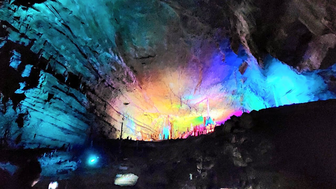 HuangLong Scenic Cave (黄龙洞) @ Zhangjiajie,  China