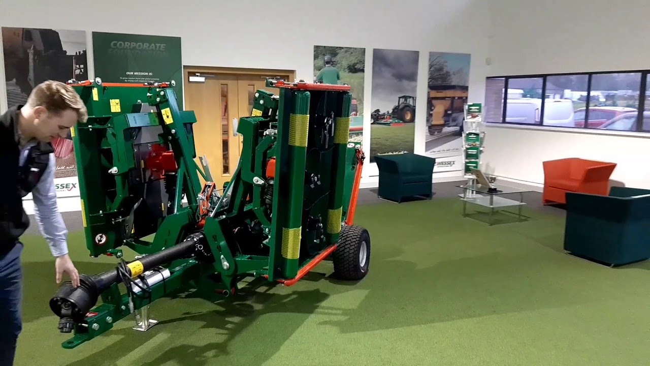 Wessex International CRX320 roller mower