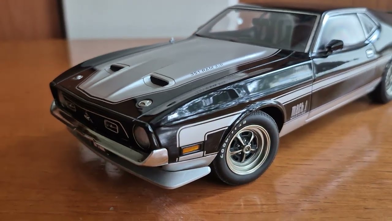 1971 MODEL MUSTANG MACH I 'LER - 1/64 Mini GT ve 1/18 Autoart