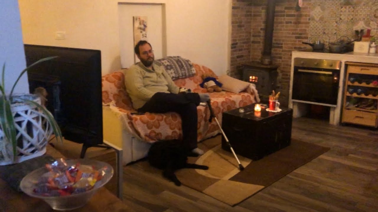 Vlog: tour della mia cucina in una giornata di pioggia in montagna