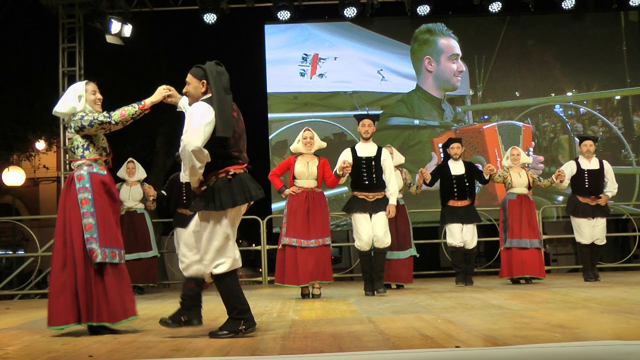 ==Gruppo Folk di MEANA SARDO==   ==Sa Danza==