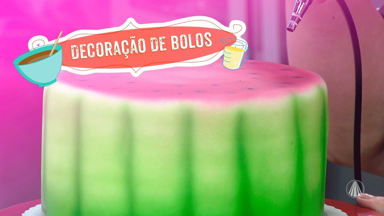 Decoração de bolos com aerógrafo por Cláudia Thomaz
